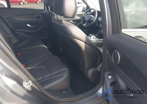 2016 Mercedes-Benz Glc 300 z USA, uszkodzony, nr VIN WDC0G4JB6GF067481